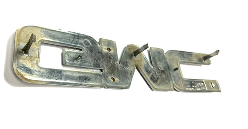 OE 01-06 GMC YUKON YUKON XL SIERRA FRONT GRILLE GRILL EMBLEM 15706 323 #a