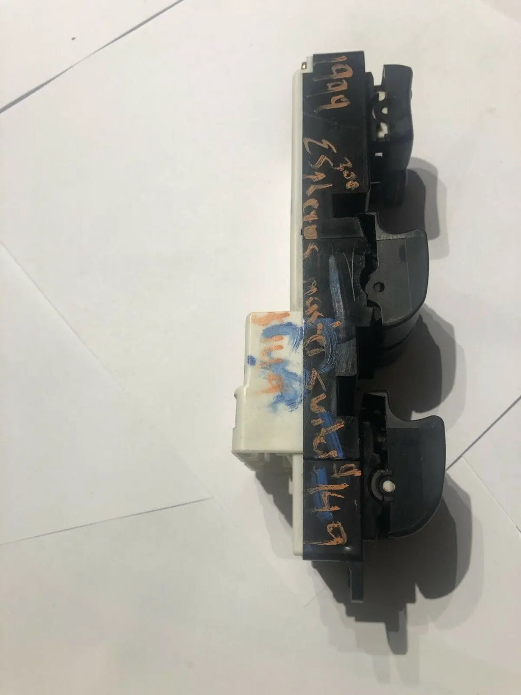99 - 01 LEXUS ES300 3.0L V6 4D SEDAN DRIVER LEFT SIDE MASTER POWER WINDOW SWITCH by Toyota