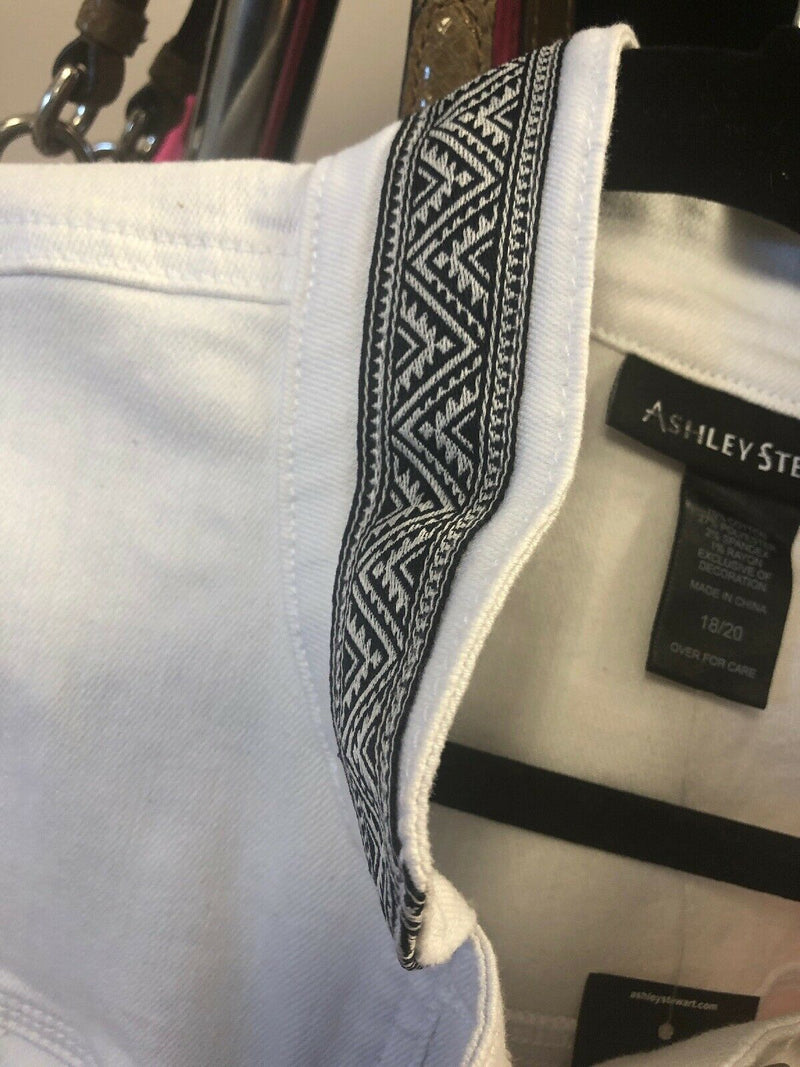 Ashley Stewart Size 18/20 hooded white linen jacket