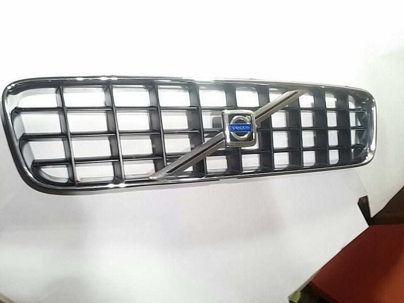 2005 VOLVO XC90 FRONT GRILLE VOLVO EMBLEM 8620641, 50091 OEM CHROME