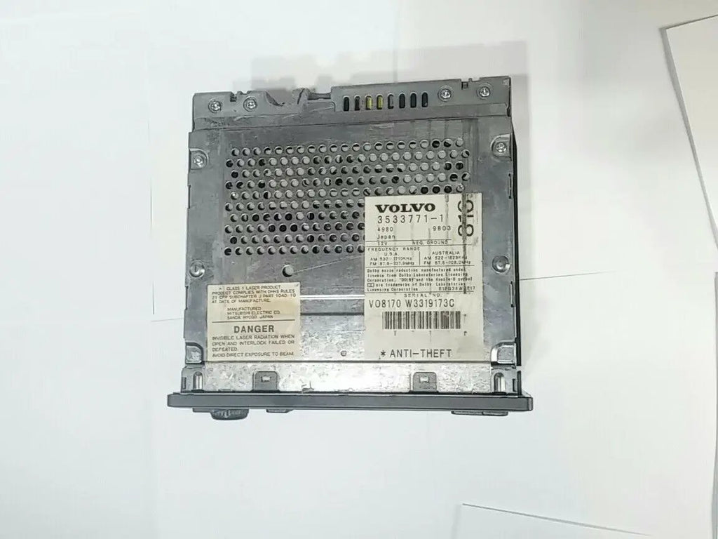 98-00 99 volvo v70 s70 v70xc v40 s40 CD & cassette player radio w code 3533771 by VOLVO