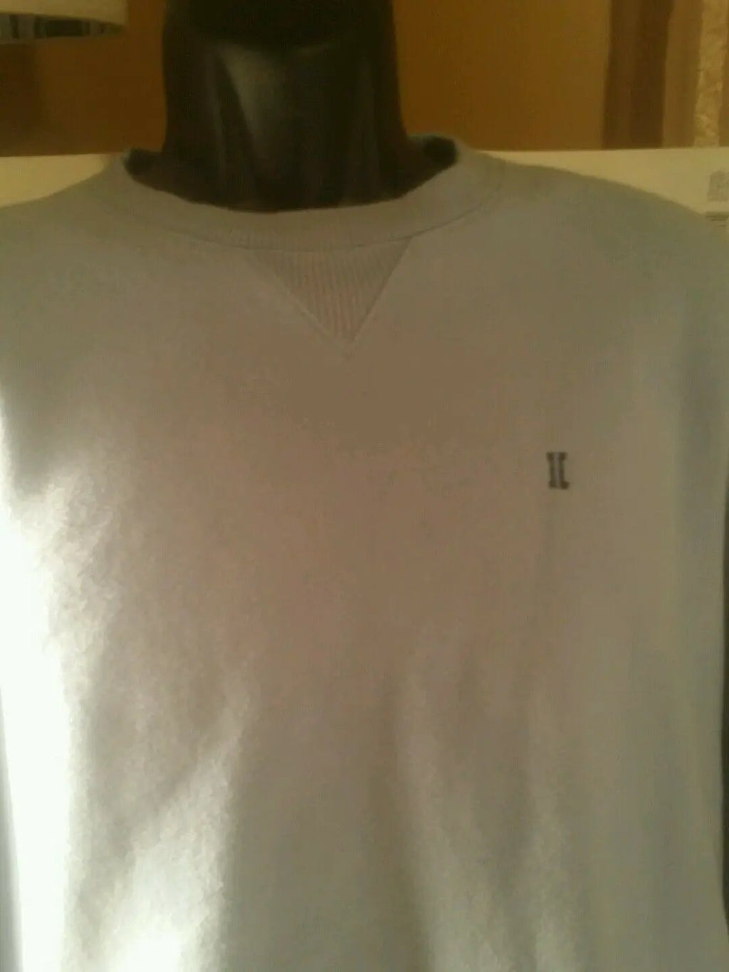 MEN'S IZOD large sky blue/LIGHT PURPLE sweatshirt, SZ. LARGE. 82%, 18% POLYESTER by IZOD