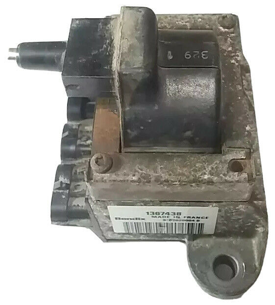 1991-1995 Volvo 940 740 745  Ignition Coil Genuine 1367438 good condition workin