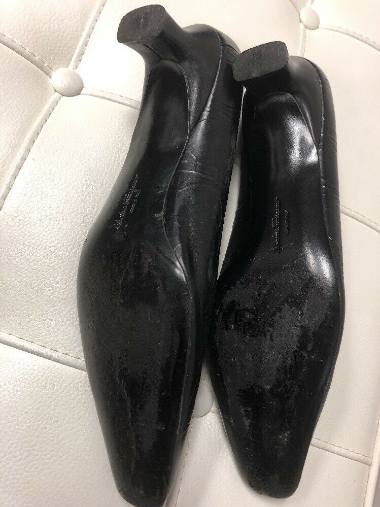 Salvatore Ferragamo   black leather pumps  Size 8.5 2A
