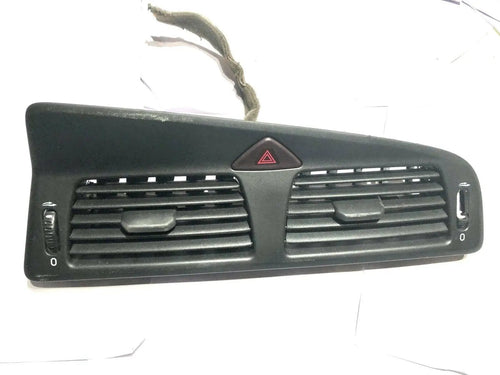 2006 VOLVO XC70 CENTER DASH VENTS W/ HAZARD LIGHT SWITCH by Volvo
