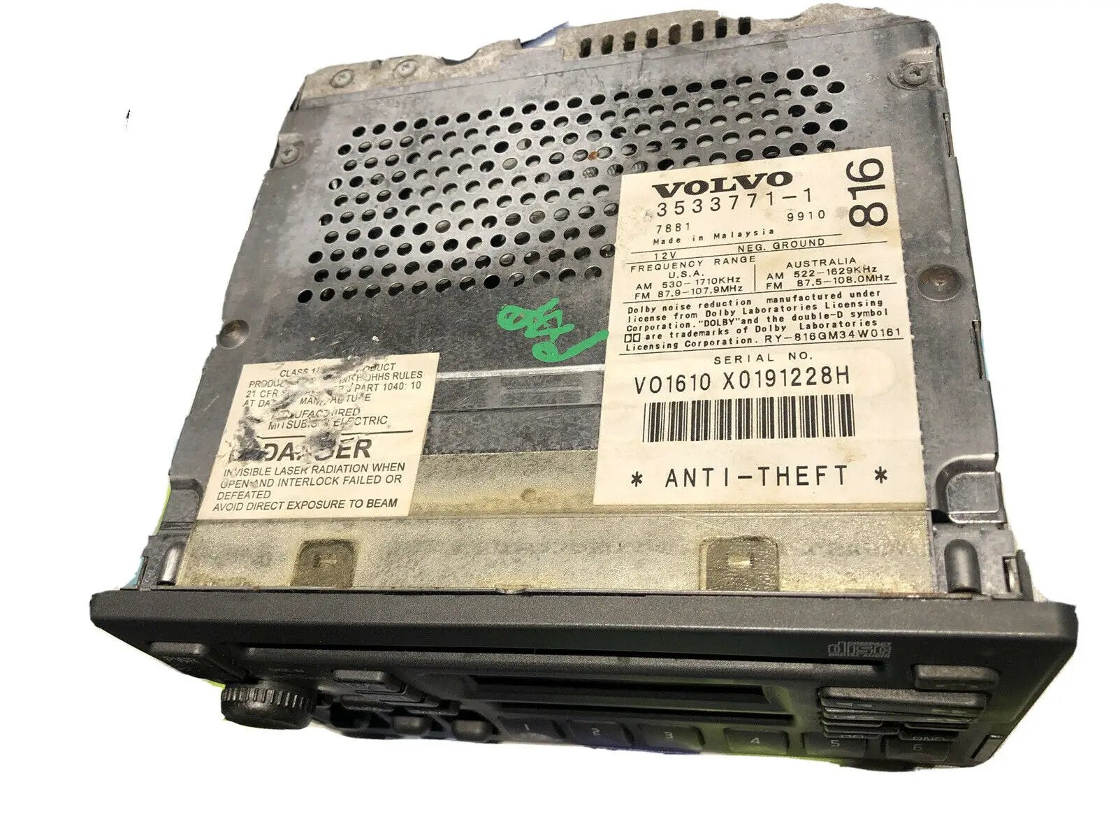 Volvo 90 70 40 Series 1997-2004 Radio AM FM CD Cassette PN 3533771-1 by Volvo