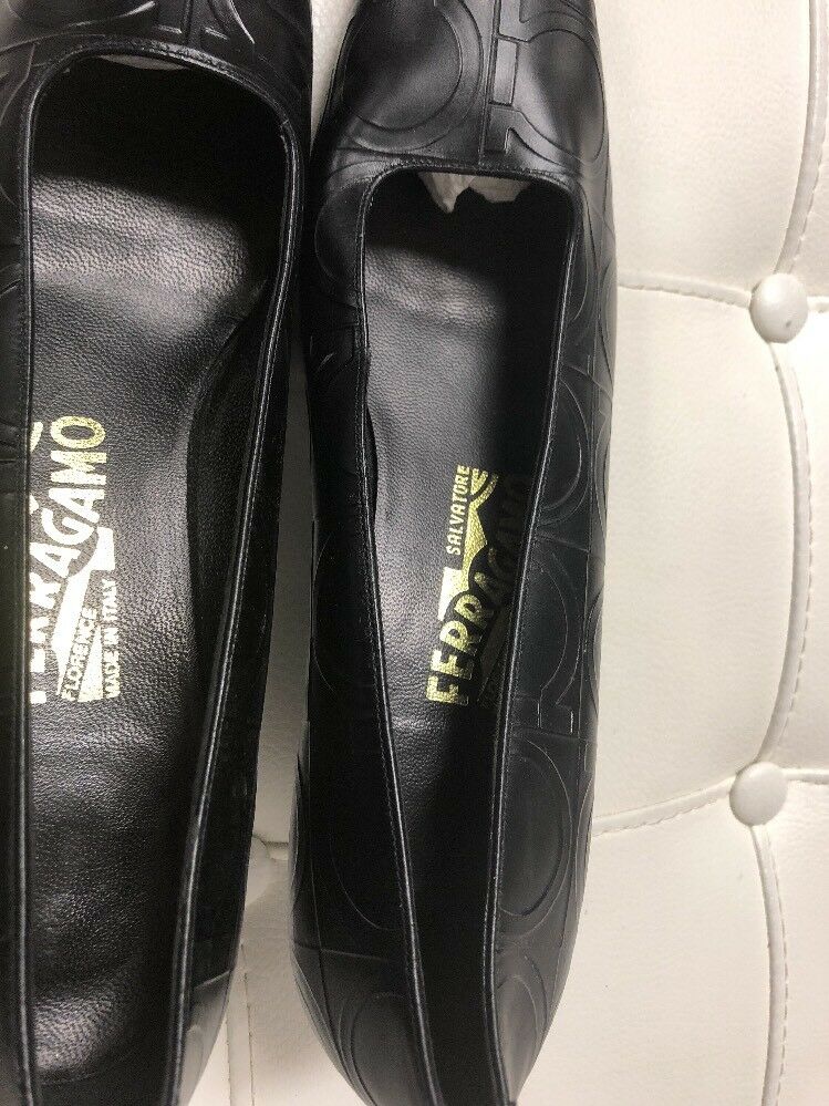 Salvatore Ferragamo   black leather pumps  Size 8.5 2A