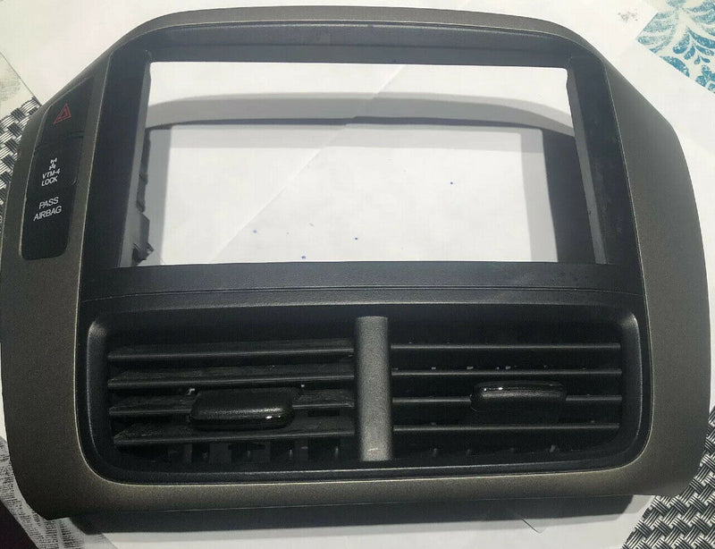 2003 - 08 HONDA PILOT CENTER DASH PANEL RADIO BEZEL VENTS HAZARD/airbag Switch