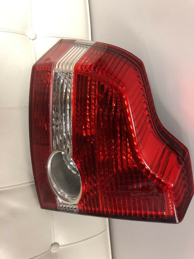 04-07 S40 DRIVER TAIL LIGHT LAMP left side taillight OEM bulb carrier S-40 NICE