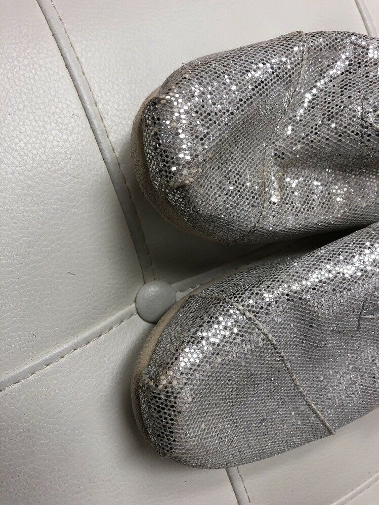 Toms Womens Silver Sequin Flats Size 5.5 W