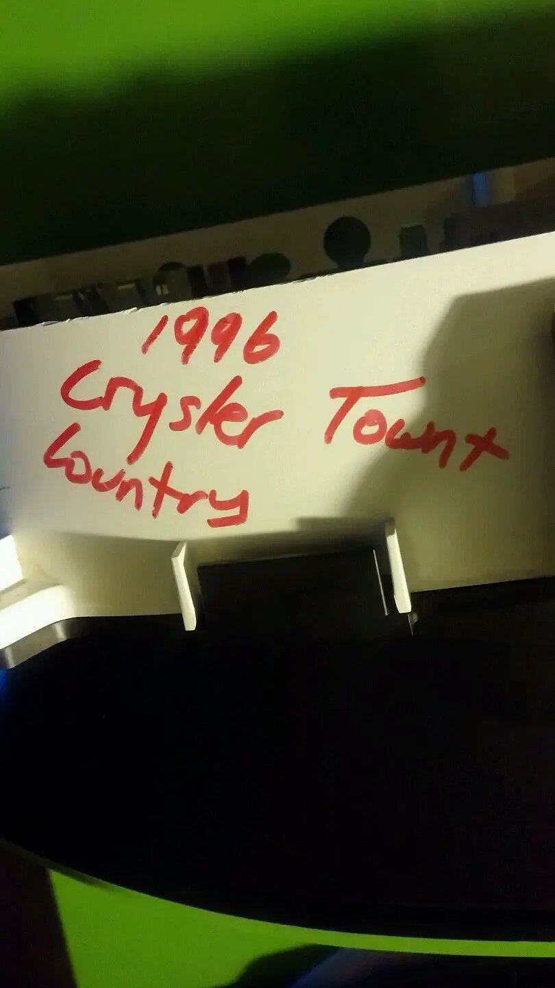 Like-new 1996-00 Chrysler Town Country instrumental gauge cluster speedometer OE by DALEY1DEALS,LLC.