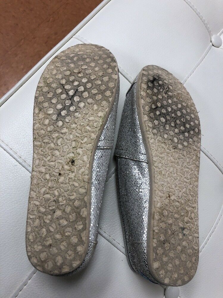 Toms Womens Silver Sequin Flats Size 5.5 W
