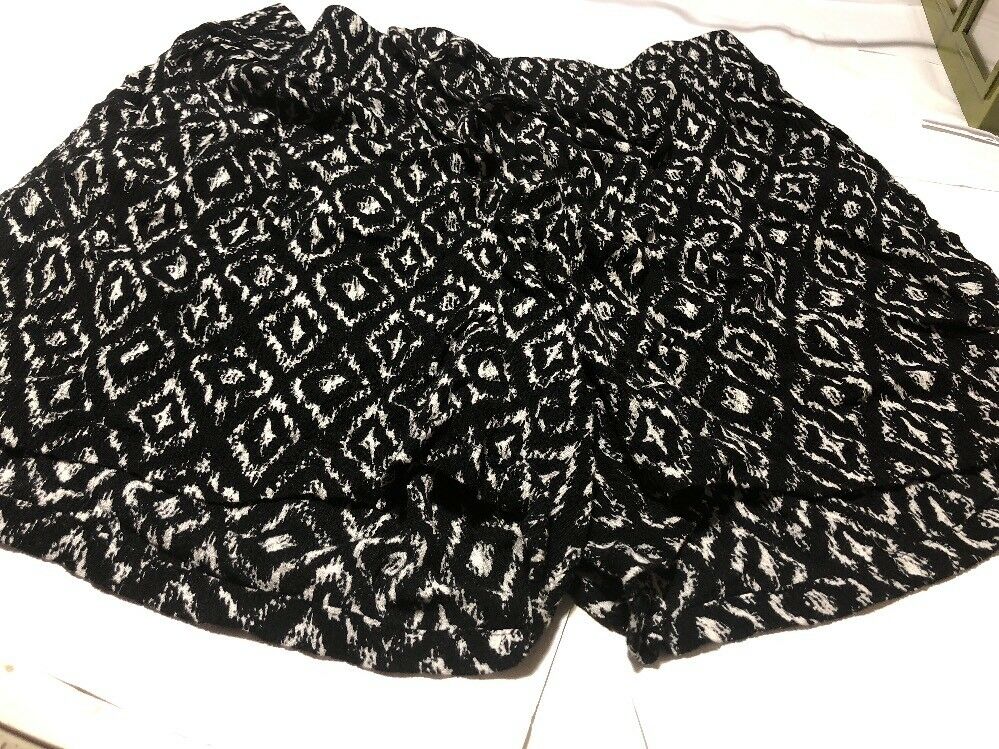 Youth Black And White Tribal Print Drawstring Shorts Xl