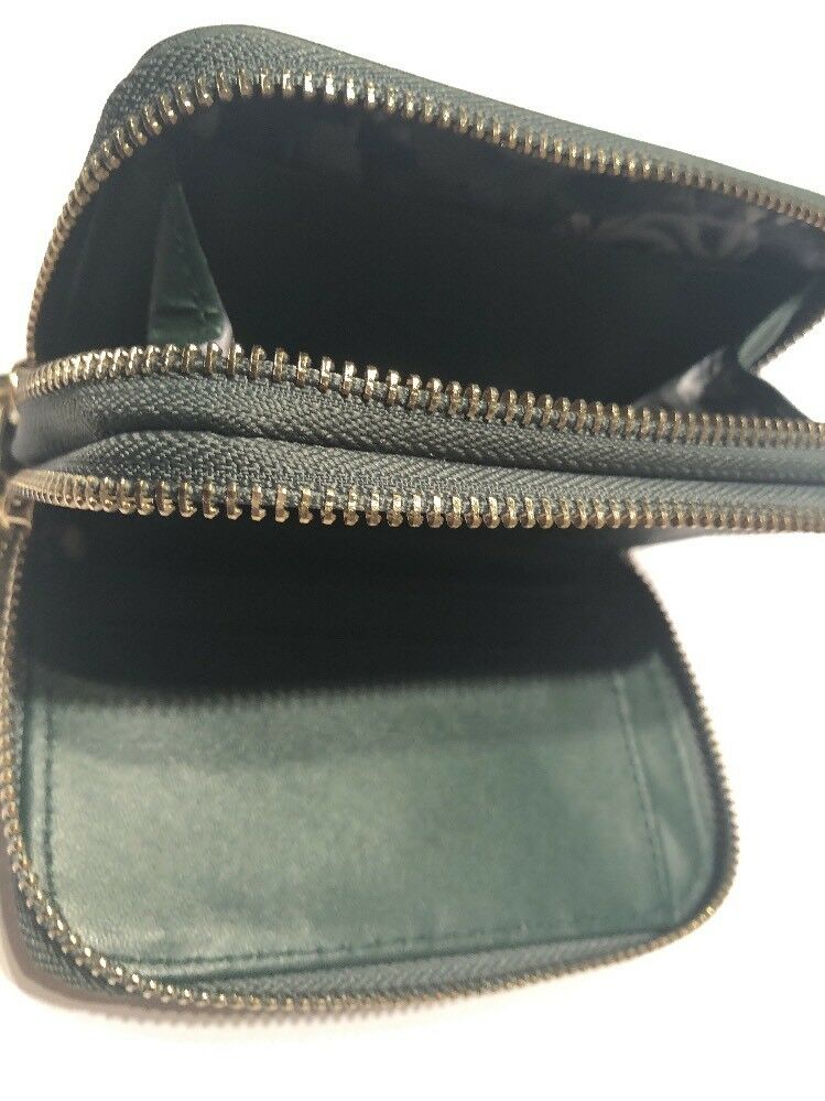 Adrienne Vittadini Mint Pebble Faux Leather Charging Wristlet