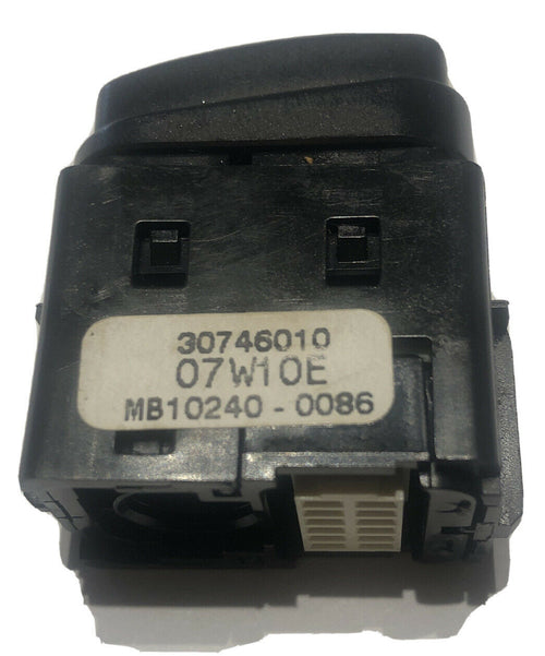 VOLVO SWITCH 8691885, 04 W36E MB36140-0028 BLACK SWITCH SEAT FORWARD OEM