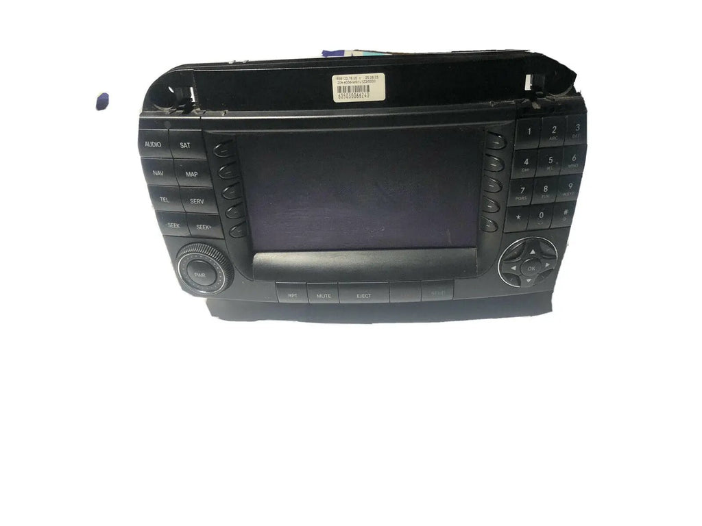 OEM RADIO 2006 MERCEDES ML350 NAVIGATION 1648200679 CD PLAYER by MERCEDES-BENZ