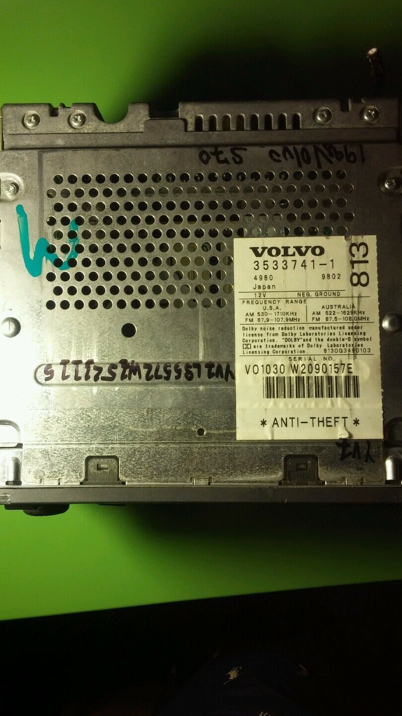 1998-04 03 02 01 00 Volvo v70 s40 v40 oem cassette player radio stereo 3533741