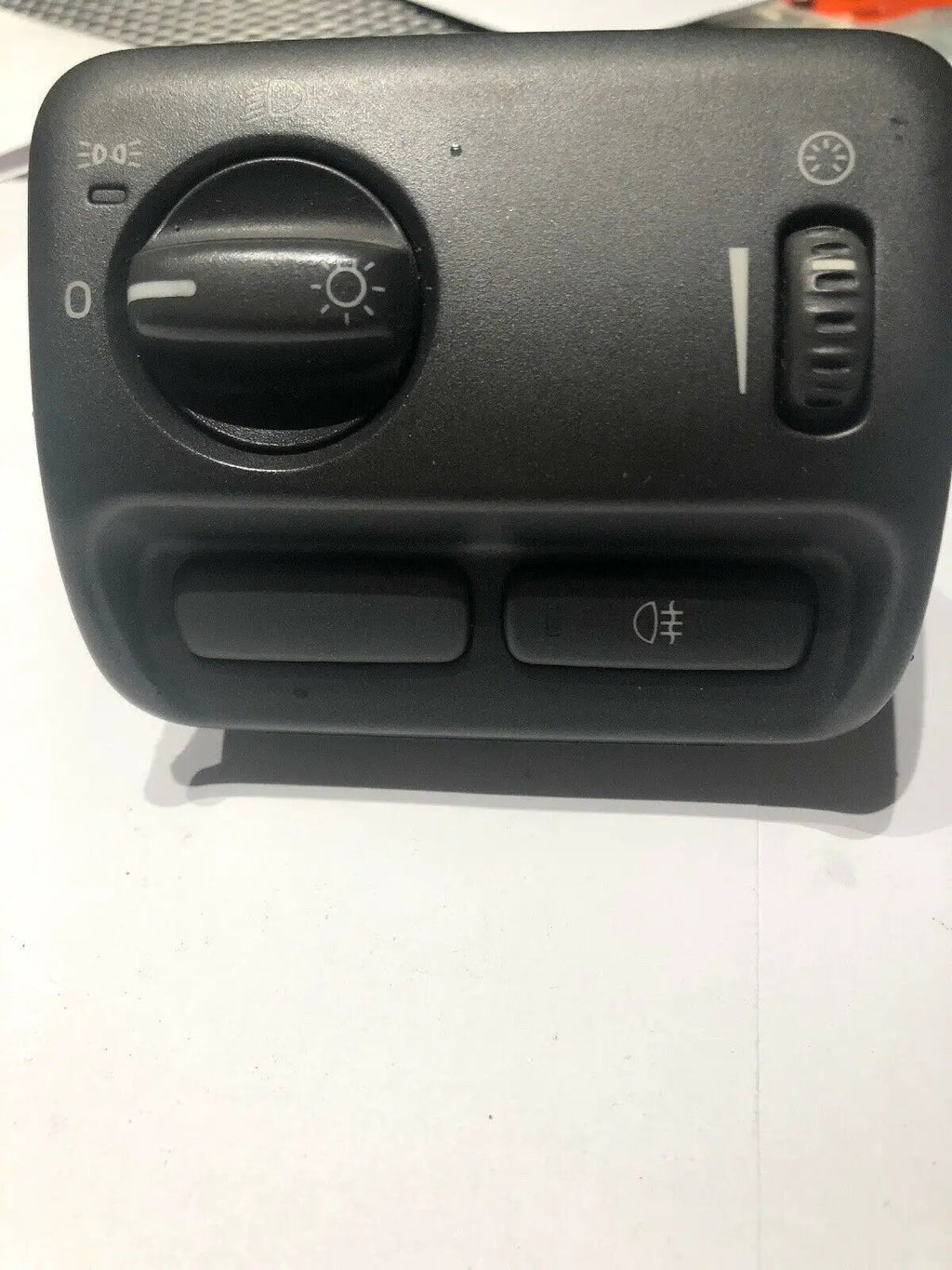 9459983; VOLVO S80 OEM Headlight Switch 99 00 01 02 03 by Volvo