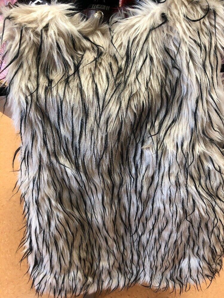 LAPIS VEST FAUX FUR SIZE SMALL PRE-OWNED AND MINT! SO CUTE & SUPER COMFORTABLE!!