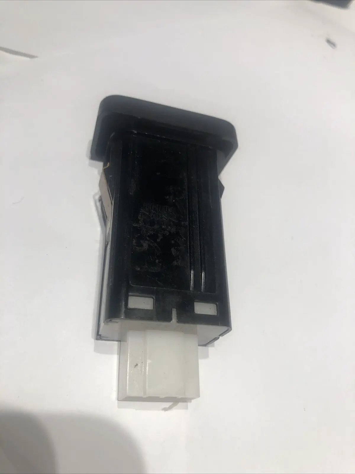 96 97 98 99 ACURA RL REAR WINDOW DEFROST SWITCH BUTTON OEM by Acura