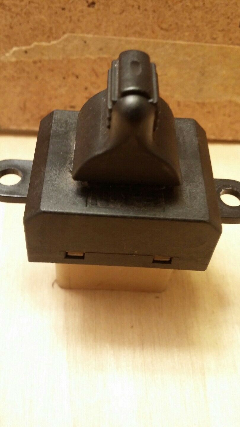 Power Window Switch Front or Rear Passenger Right Side like-new Black RH DS-1190