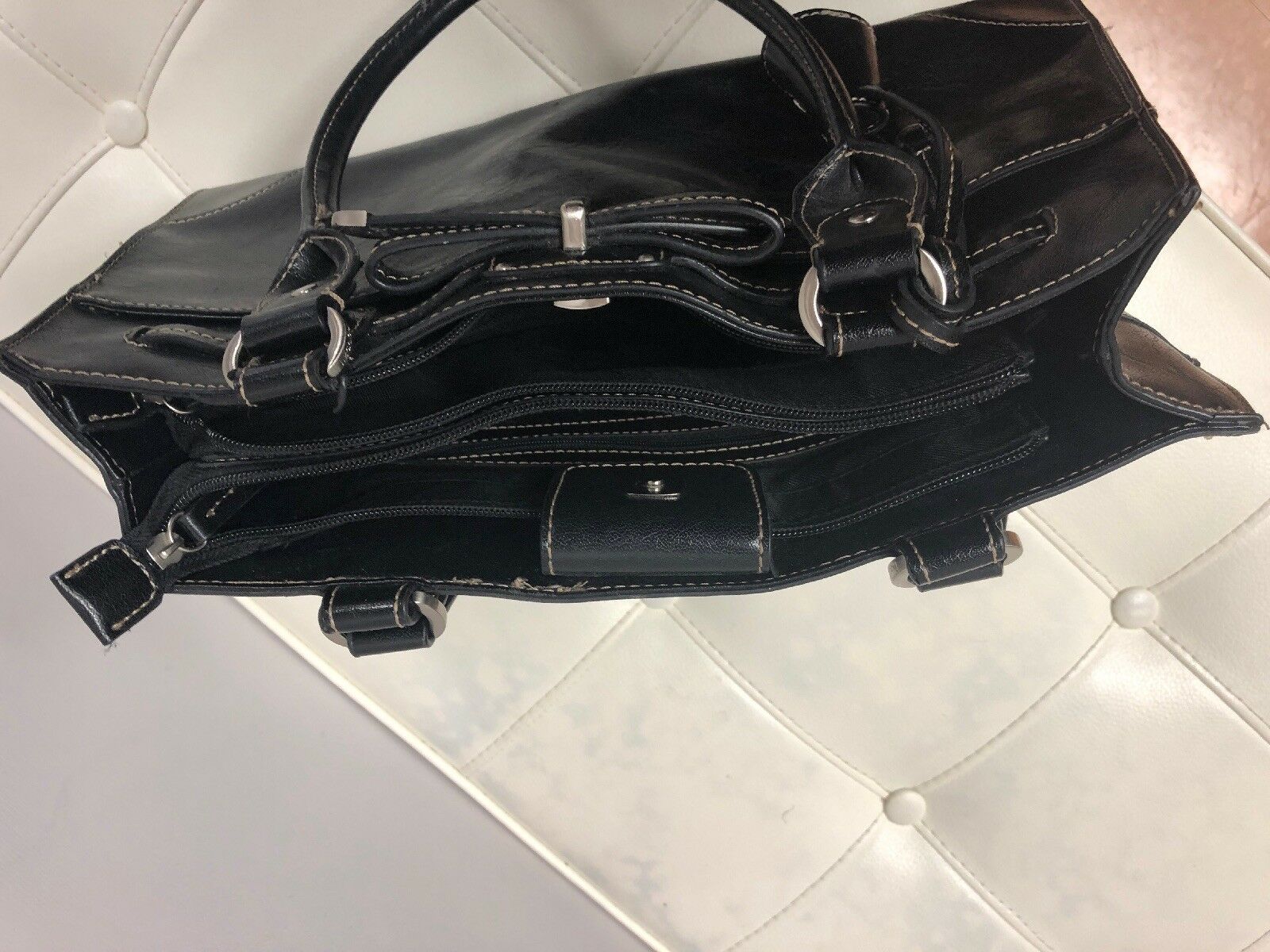 NWT Women's Liz Claiborne Black hand bag 8X9X2 Double Top & coin bag separator
