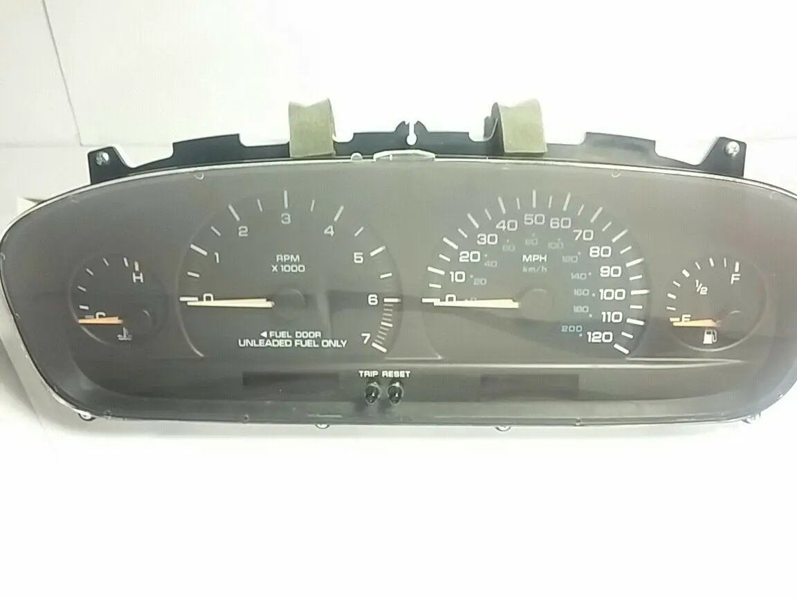 Like-new 1996-00 Chrysler Town Country instrumental gauge cluster speedometer OE by DALEY1DEALS,LLC.