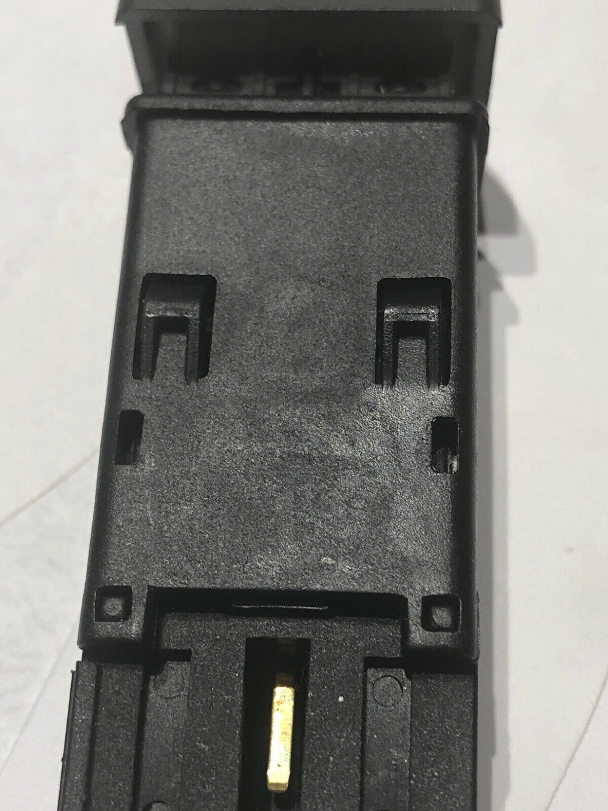 2012 - 2017 LAND RANGE ROVER EVOQUE REAR TRUNK OPEN RELEASE SWITCH BUTTON OEM