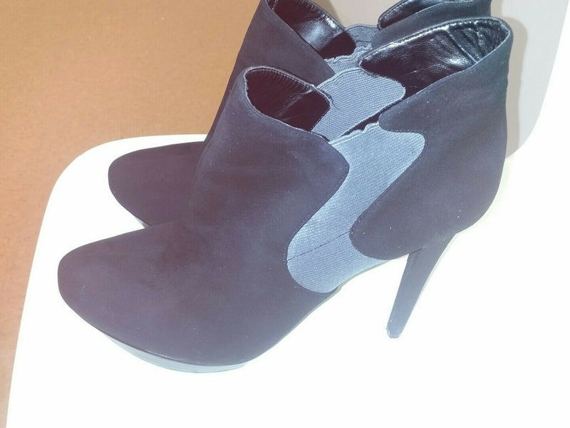BAKERS BLACK SUEDE BOOTIE STELITTO SIZE 10 M