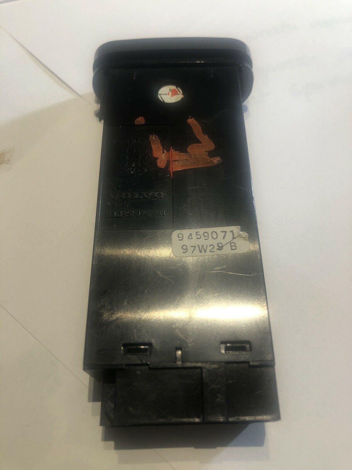 Like-new# VOLVO S70 V70 / 98-04 VOLVO C70  Hazard Switch 9459071 8622091 6849843
