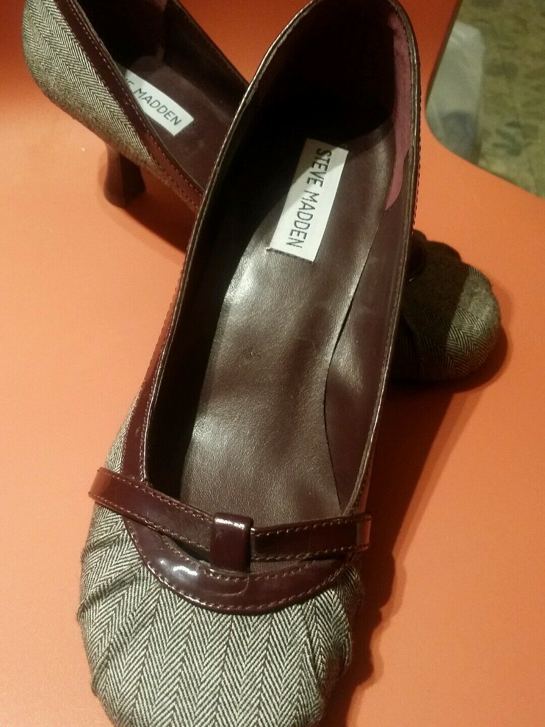 steve madden fabric and patented leather trim pumps 7m