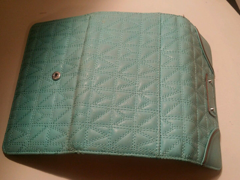 nicole miller pastel colored quilted texture wallet size large 7.5/5