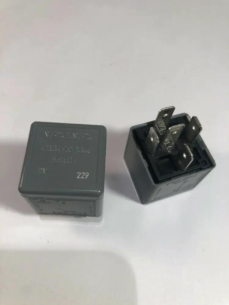 OEM Volvo MULTI PURPOSE RELAY 850 S40 V50 S60 C70 S70 S80 V70 V70XC by Volvo