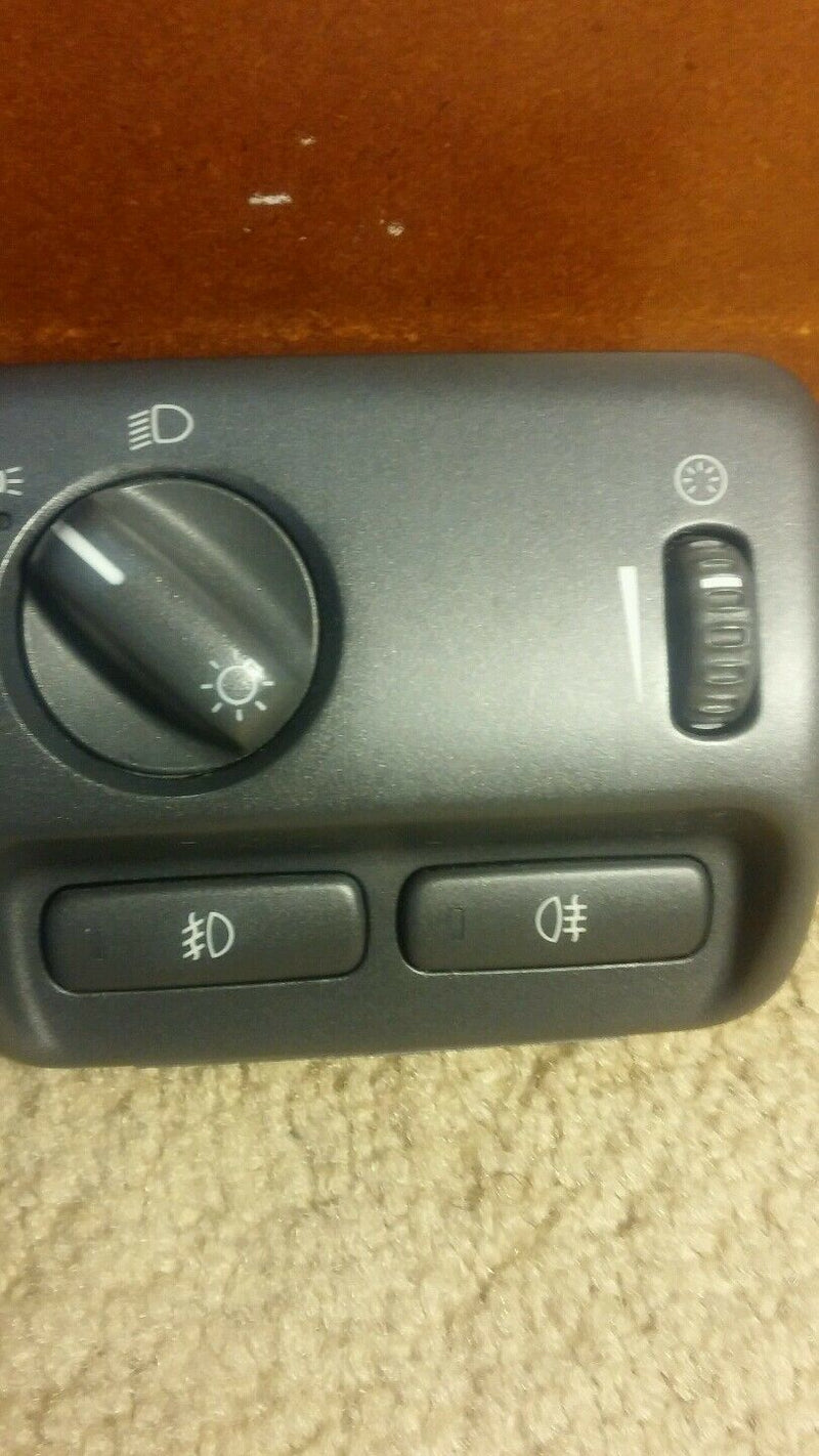 1999-2006 Volvo S80 OEM Headlight Head light Switch Button 9459984 2000 01 02 03