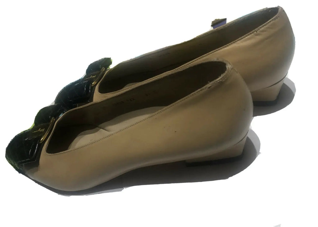 Salvatore Ferragamo Black Vera Bow Heels- Size 8.5 B by Salvatore Ferragamo