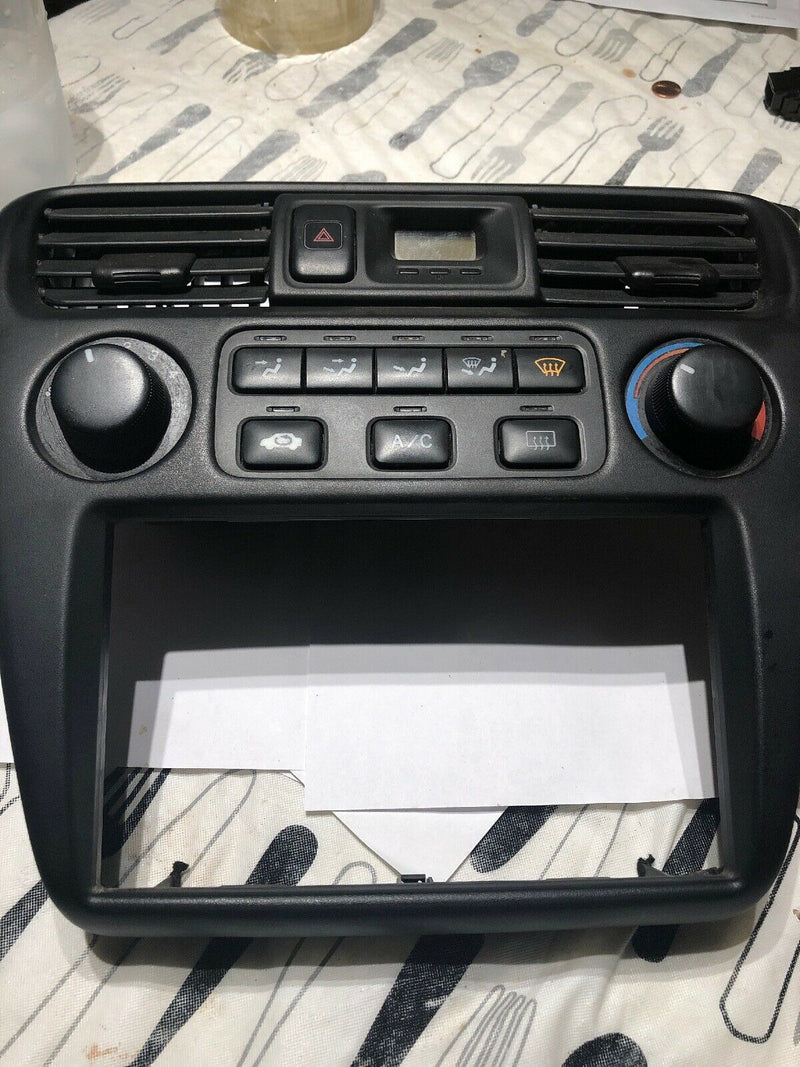 98 99 00 01 02 Honda Accord AC Heat Climate Control Unit w/ Clock & Bezel