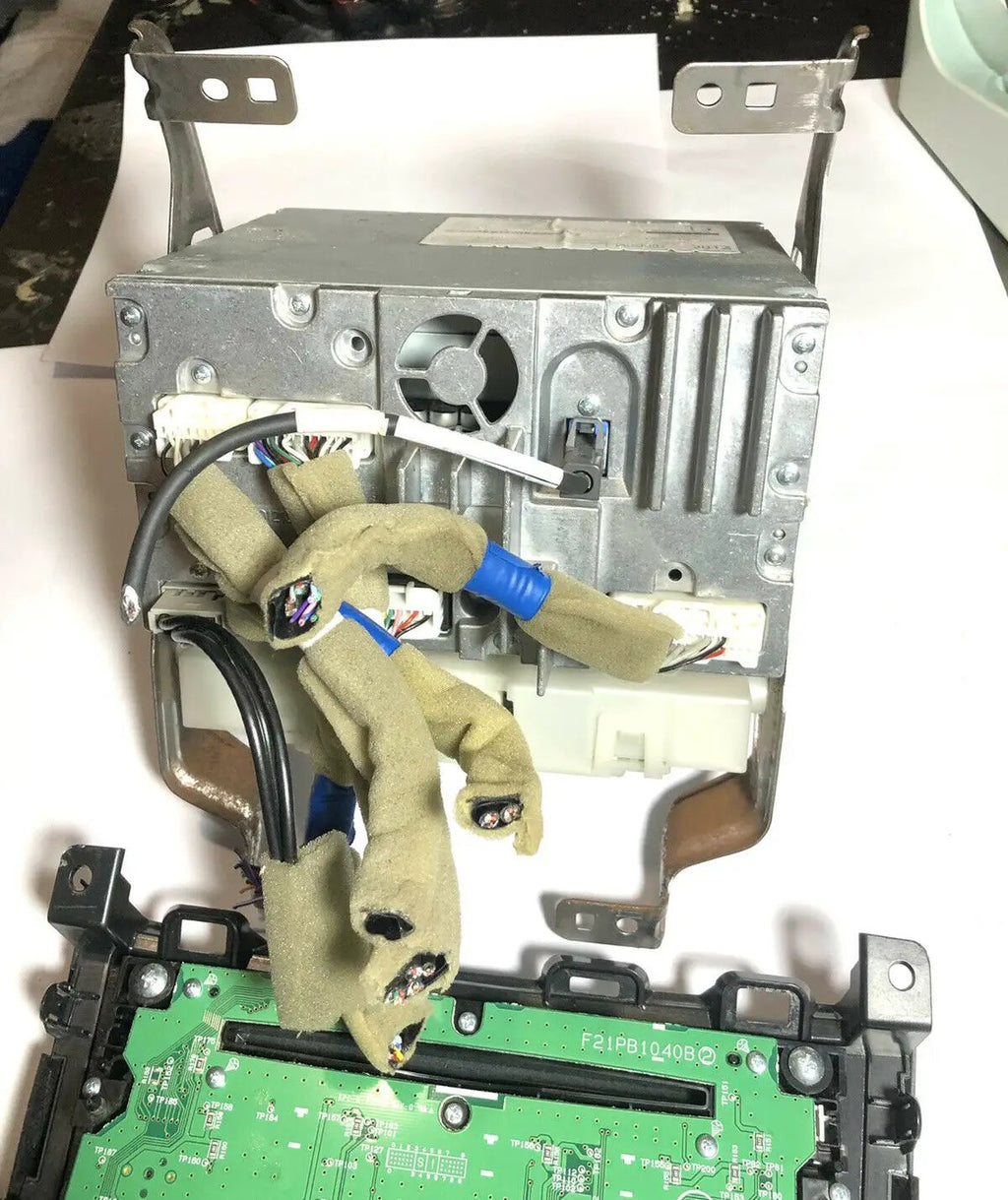 2013 - 2016 Nissan Pathfinder Radio 6 Disc Cd Player FM AM AUX 28185-3KA1A OEM by Nissan