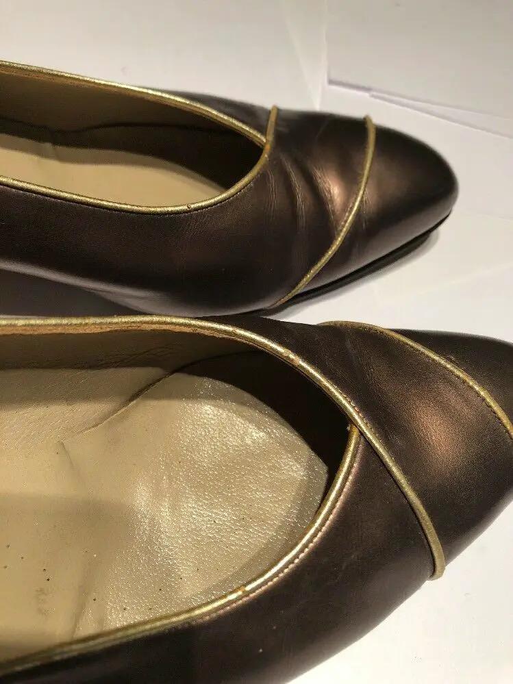 Vintage Salvatore Ferragamo 7.5 AAA Back Pumps by Salvatore Ferragamo