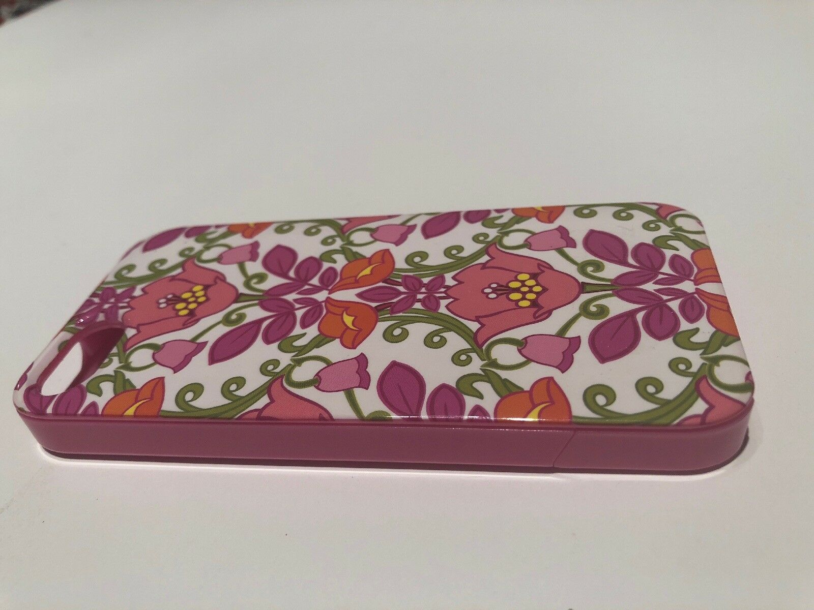 Vera Bradley Snap on Case for iPhone 5/5s "Tutti Frutti" pattern