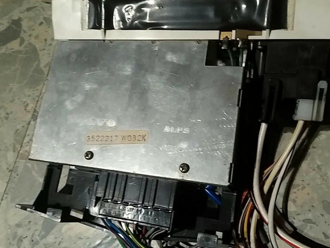 940 VOLVO A/C conditioning tempt. HEAT CLIMATE CONTROL UNIT 3522217/W032K, OEM by Volvo