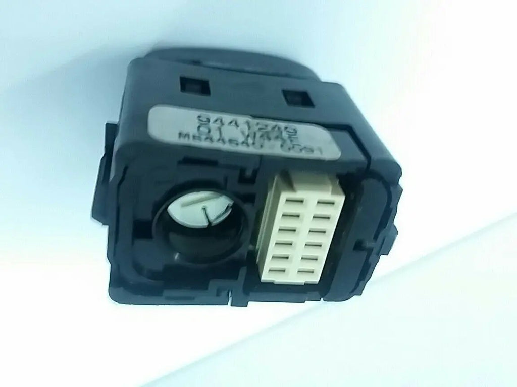 VOLVO S60 SWITCH 9441249/01 W44E by Volvo