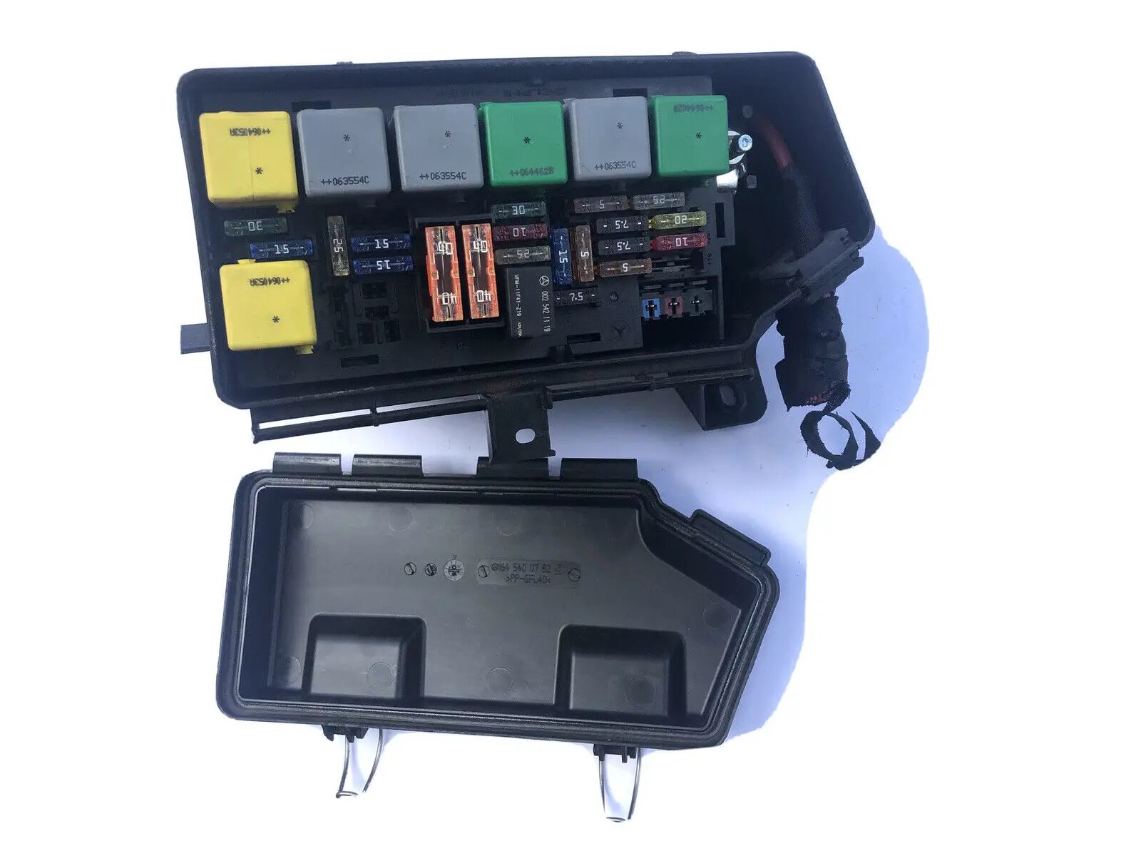 Fuse Box Engine 164 Type ML350 Fits 06-09 MERCEDES ML-CLASS 463994 OEM by MERCEDES-BENZ