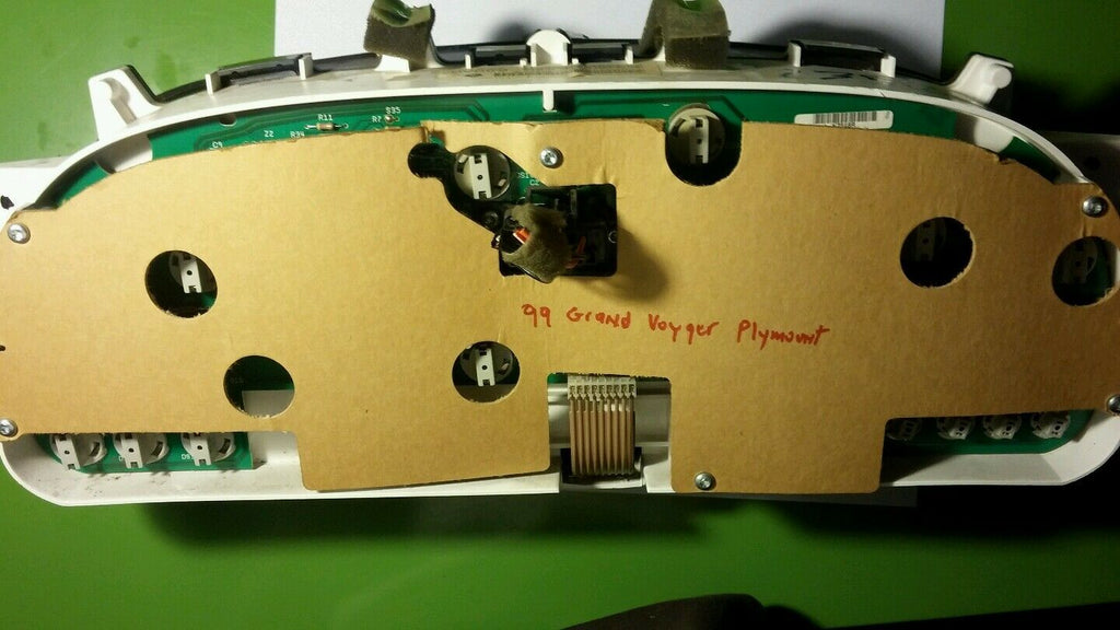 1999 GRAND VOYGER PLYMOUNT INSTRUMENTAL CLUSTER TACH METER