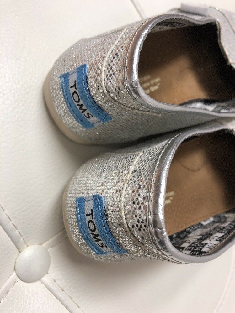 Toms Womens Silver Sequin Flats Size 5.5 W