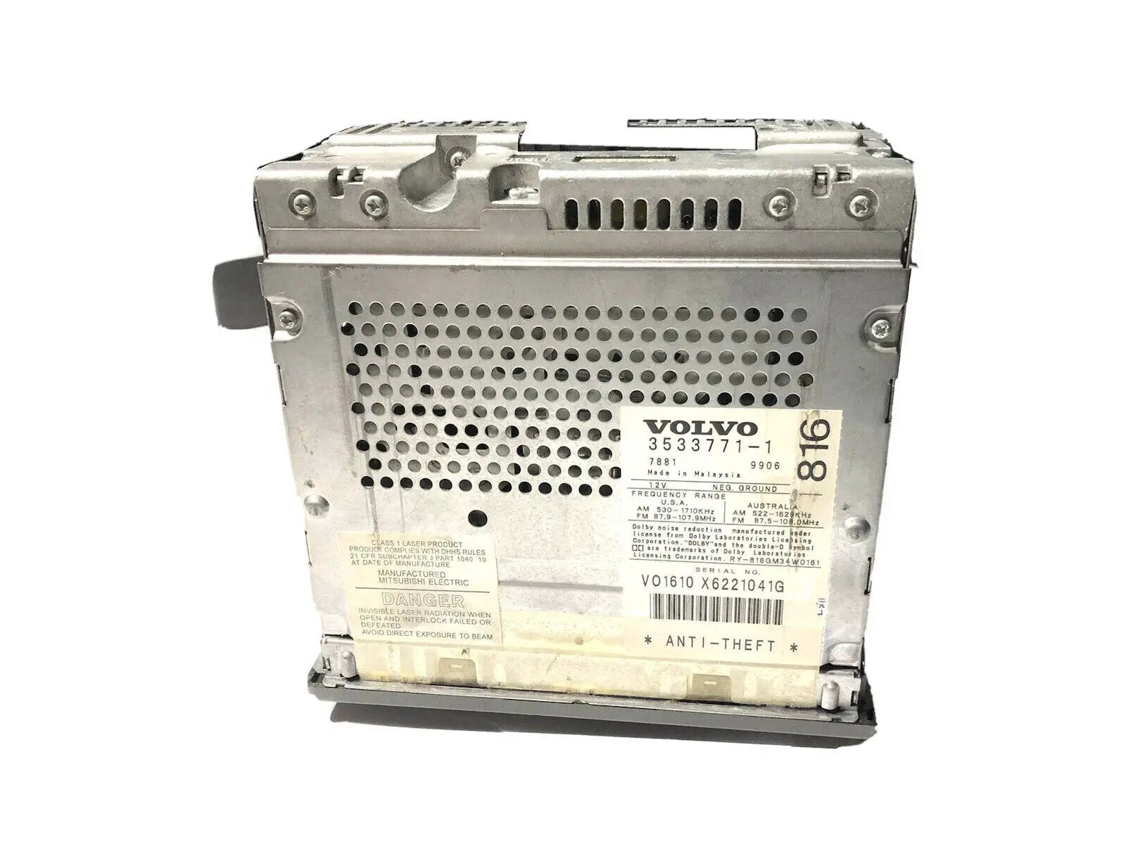 QA20267 1998-2000 VOLVO S70 AM FM RADIO CD CASSETTE STEREO PLAYER 3533771 OEM by Volvo