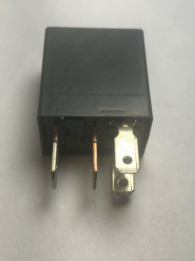 CHEVROLET PA66-GF33 35A RELAY