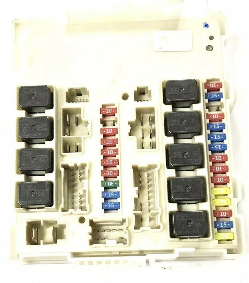 04-05 Nissan Armada Titan OEM IPDM Fuse Box