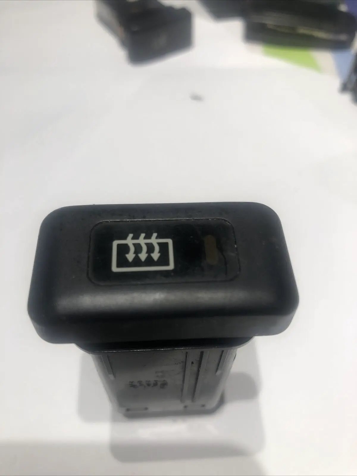 96 97 98 99 ACURA RL REAR WINDOW DEFROST SWITCH BUTTON OEM by Acura