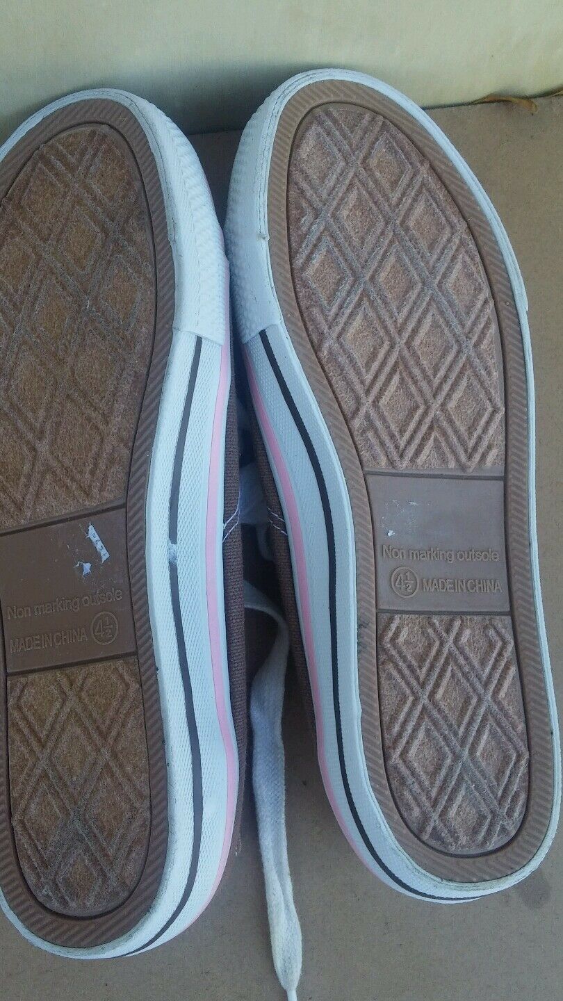 Lady shoes Xhilaration SZ 4.5 brown/w white laces