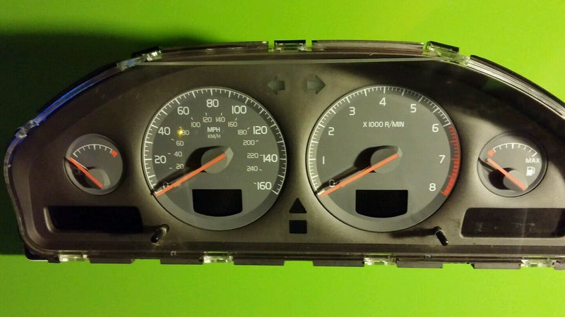 2000 Volvo S80 SPEEDOMETER ODOMETER TACHOMETE GAS GAUGE INSTRUMENT CLUSTER GAUGE